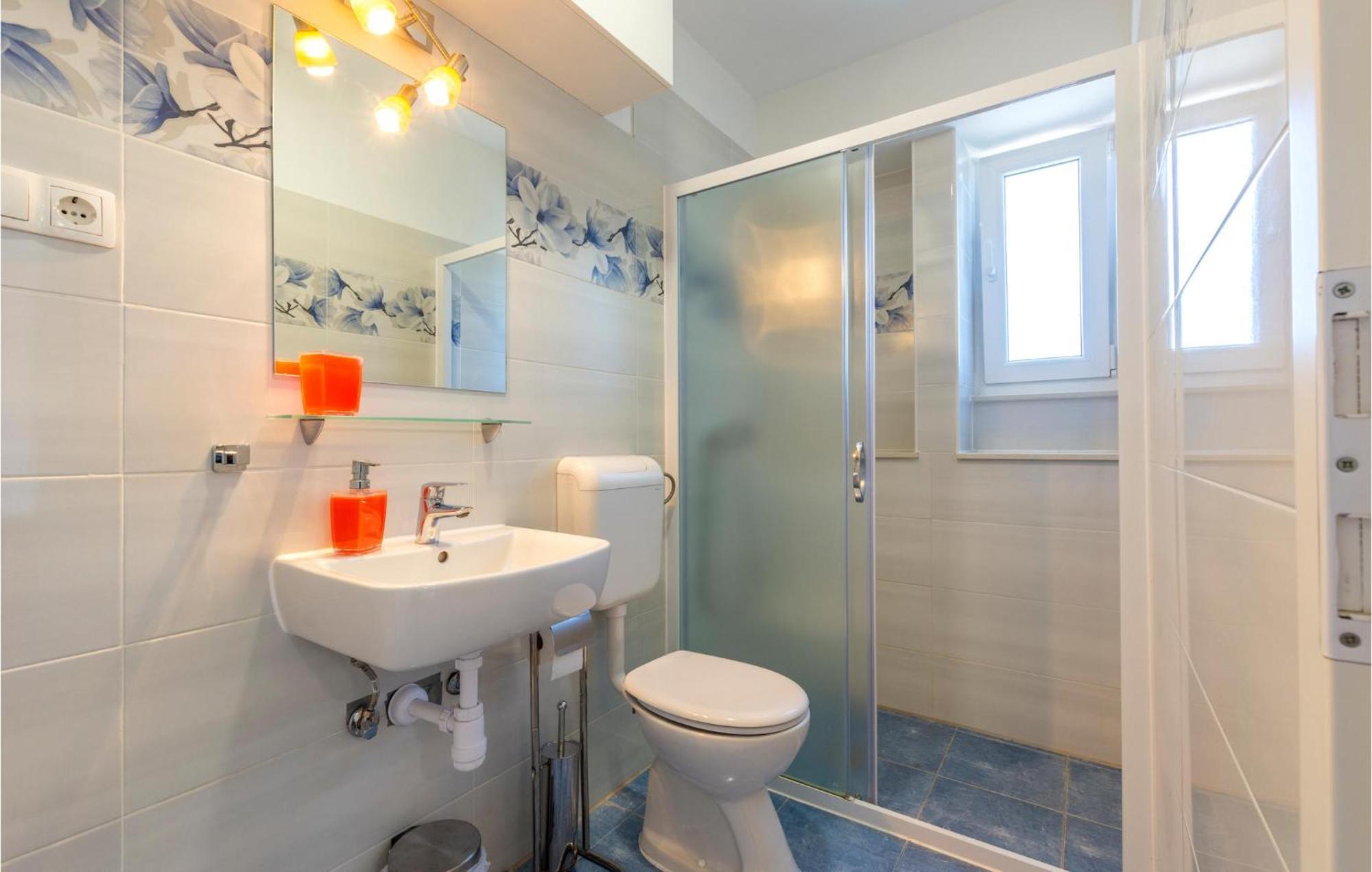 Gorgeous Apartment In Omis With Kitchen Eksteriør billede