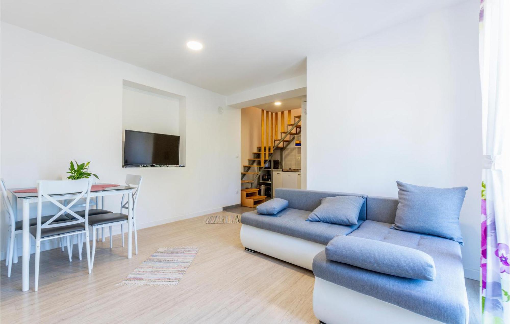 Gorgeous Apartment In Omis With Kitchen Eksteriør billede