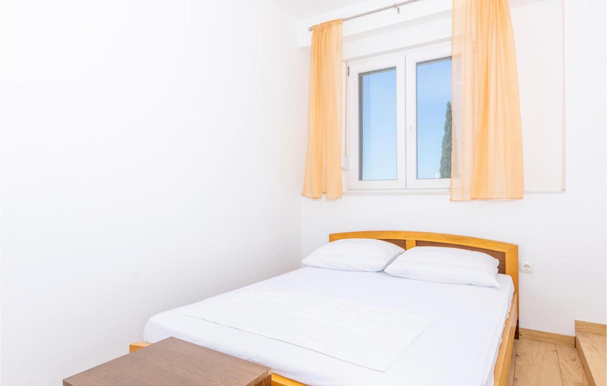 Gorgeous Apartment In Omis With Kitchen Eksteriør billede